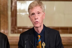 سفیر سابق لندن در دمشق در واکنش به اقدام جنگنده آمریکا علیه هواپیمای مسافری ایران: تهران در بازی ترامپ گرفتار نخواهد شد