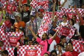 زن پیراهن امضاشده توسط بازیکن پرسپولیس را شست، شوهرش دادخواست طلاق داد
