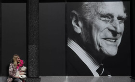 تصویرشاهزاده فیلیپ، همسر ملکه الیزابت که در ماه آوریل درگذشت، لندن.