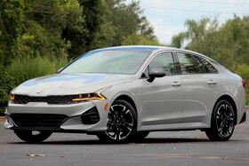 کیا اپتیماهای جدید (K۵) روانه خیابان شدند