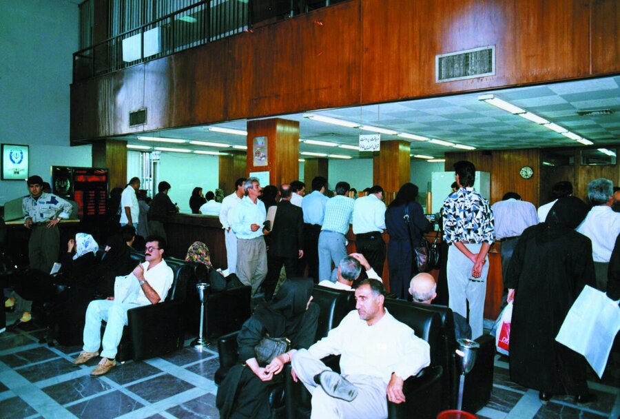 هجوم مردم به بانکها برای خرید اوراق مشارکت