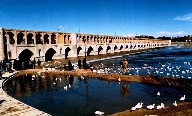 روز زاینده‌رود؛ داستان یک رودخانه‌ی از نفس‌افتاده