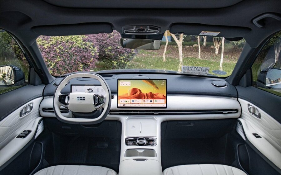 شاسیبلند پرآپشن چینی ارزانتر از پژو ۲۰۷