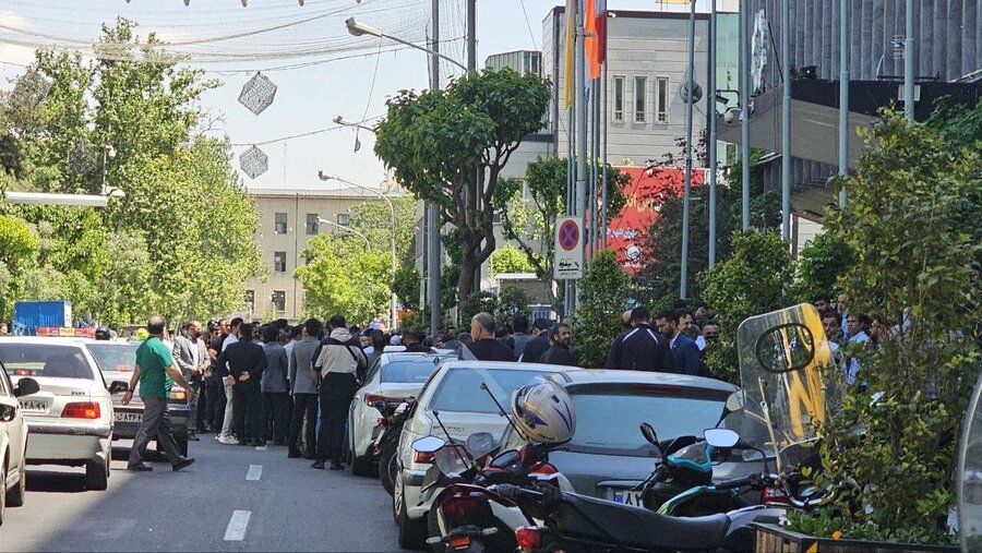 تجمع کارکنان متروی تهران در اعتراض به زاکانی + تصاویر