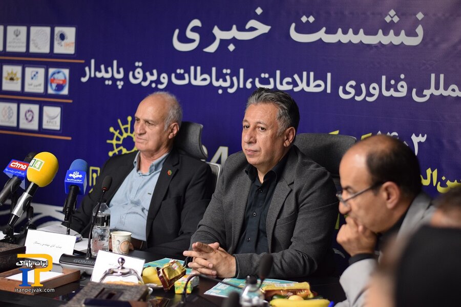 معرفی توانمندی‌های صنعت ارتباطات کشور به دولت در نمایشگاه کیتکس  