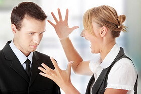 چرا همسر آزاری زنان را نمی بینیم؟