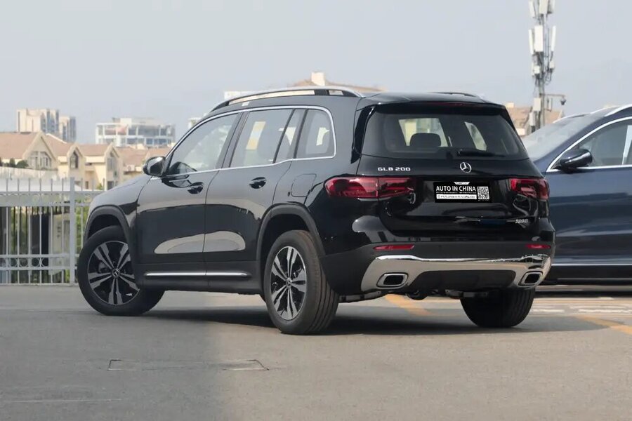 شاسیبلند مرسدس بنز با موتور ۱۳۰۰ سیسی در راه ایران + تصاویر