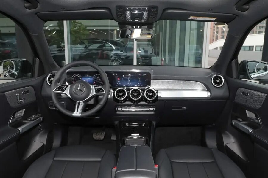 شاسیبلند مرسدس بنز با موتور ۱۳۰۰ سیسی در راه ایران + تصاویر