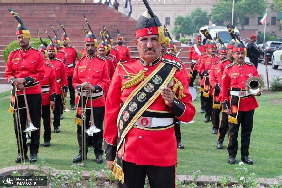 تصاویر رئیس جمهوری در آرامگاه اقبال لاهوری