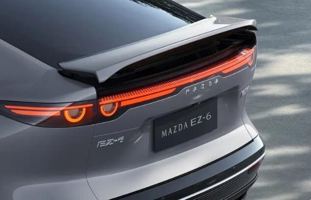 مزدا EZ-۶ هیبرید در بازار ایران چقدر می‌ارزد؟