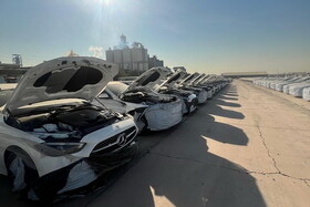 بزرگترین محموله خودروهای سواری بنز به گمرک رسید