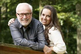 دلیل رواج روابط «شوگر ددی» و «شوگر مامی» در ایران چیست؟