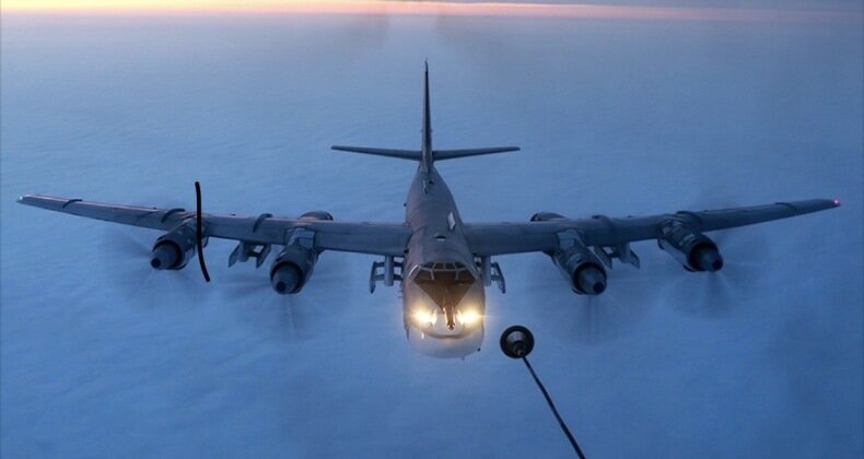 پرواز بمب‌افکن‌های چین و روسیه برای هشدار استراتژیک به آمریکا