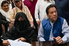 ۱۷ سال زندان برای عمران خان و همسرش