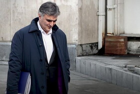 فرزین که با دلار ۴۴ هزار تومانی آمد، با دلار ۱۳۵ هزار تومانی می‌رود؟