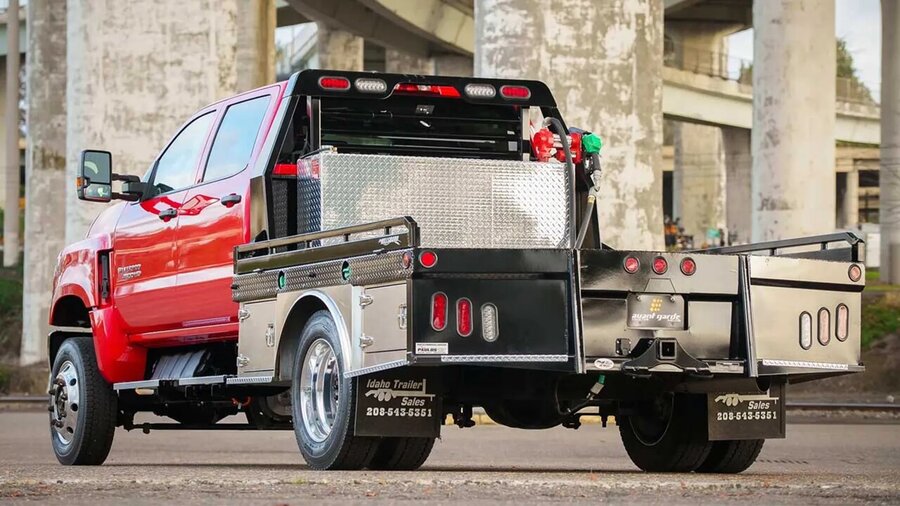 این وانت آمریکایی ۱۷ تن بار حمل می‌کند!