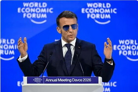 ماجرای عینک خلبانی مکرون در داووس چه بود؟