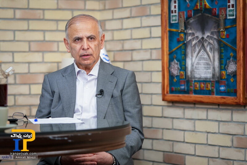 کارن ابری‌نیا