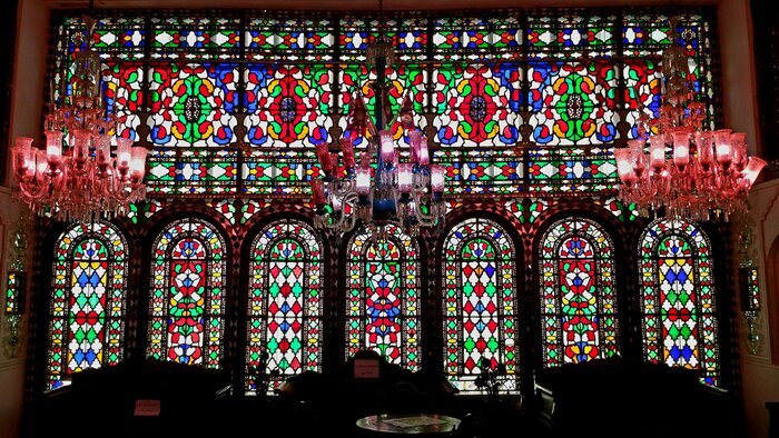 تلفیق هندسه چوب و رنگ در گره‌چینی اصفهان + تصاویر