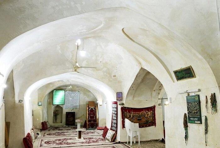 یادگاری از تاریخی کهن در آرامگاه خواجه مهزیار جاجرم