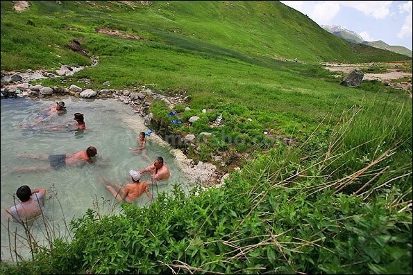 معرفی شش چشمه آب‌گرم درمانی ایران