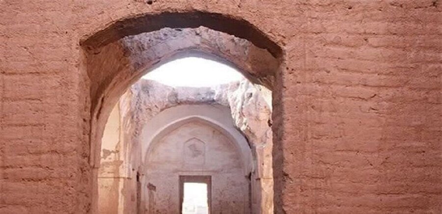 قلعه سنگ بست زواره متعلق به یکی از مقربان حسن صباح