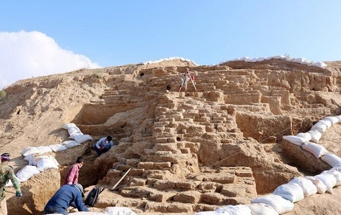 سفر به دوران هخامنشیان با بازدید از محوطه ریوی خراسان شمالی