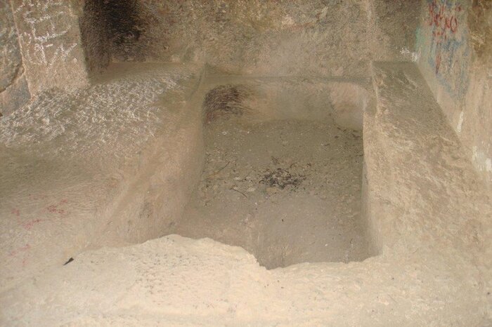 دخمه سنگی با عظمت پدر اولین پادشاه ماد در فخریگاه مهاباد 