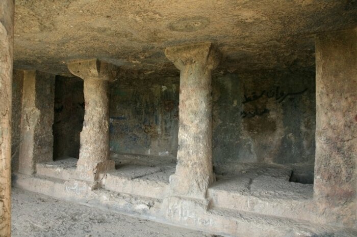 دخمه سنگی با عظمت پدر اولین پادشاه ماد در فخریگاه مهاباد