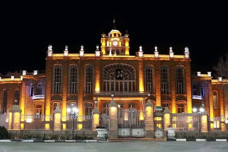 معرفی میدان ساعت تبریز معروف به برج ساعت لندن