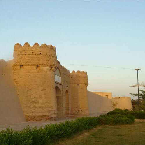 قلعه ناصری ایرانشهر، یادگار تسخیر شده قاجارها