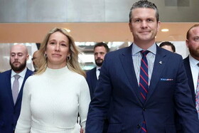 پوشش جنجالی همسر پیت هگست در مراسم کاخ سفید