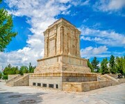 تورهای رایگان مناسبتی و تخفیف ۷۰ درصدی بازدید از آرامگاه فردوسی